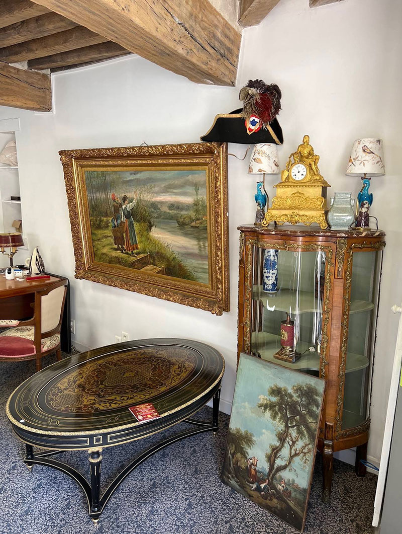 Antiquaire Dijon - Magasin intérieur